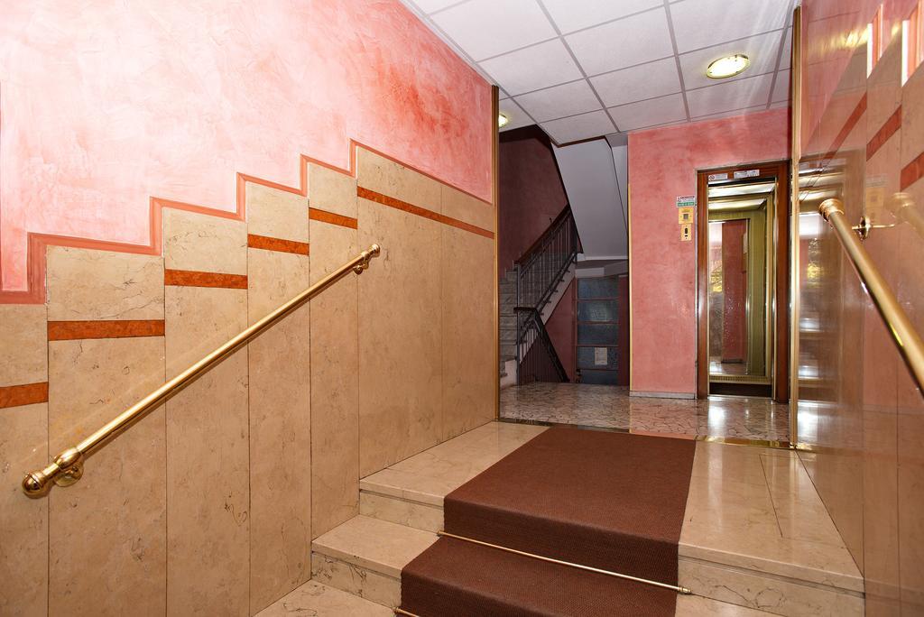 Appartement Skyline In Citta Studi A 1 Minuto Dal Metro Con Terrazzo Wi-fi E Netflix Milaan