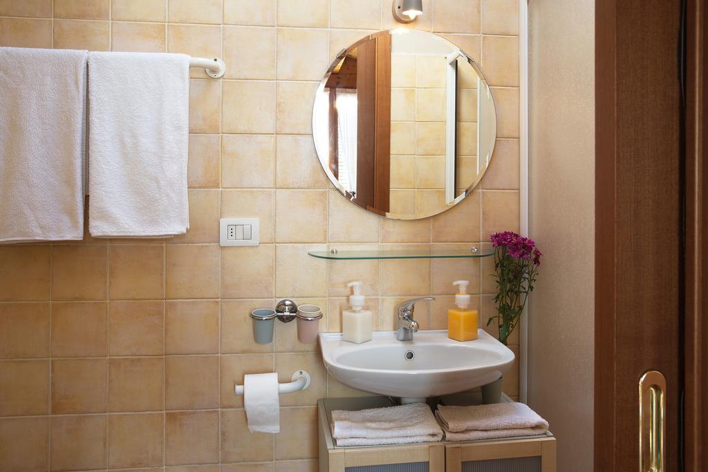 Appartement Skyline In Citta Studi A 1 Minuto Dal Metro Con Terrazzo Wi-fi E Netflix *